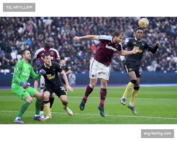 西汉姆联连续9场不胜跌入降级区 57个失球凸显防守体系崩溃